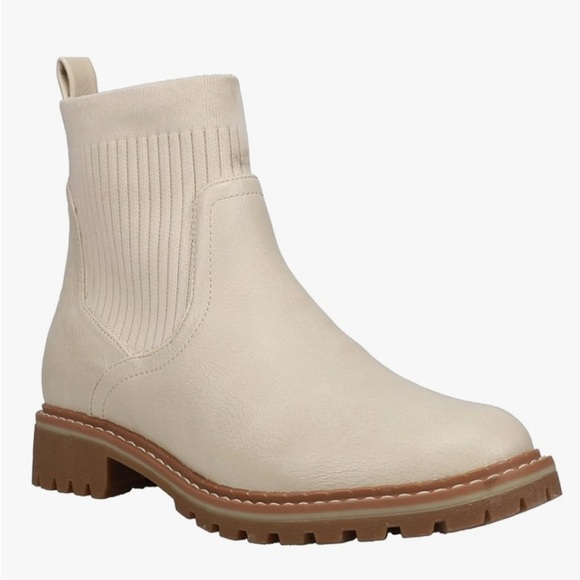 Corkys Cream Ankle Cabin Fever Boots - Picture 2 of 4